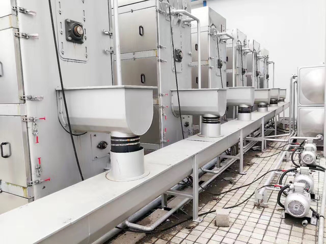 Inlet flow grille work site